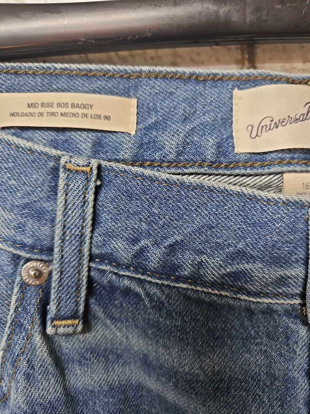 Universal Thread Women's Mid-Rise 90's Baggy Distressed Jeans Size 16 Reg NWT - Picture 5 of 9